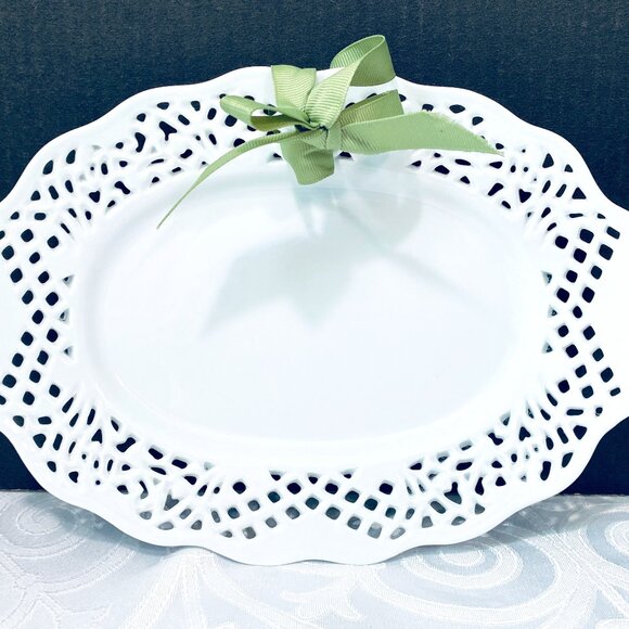 VTG Two’s Company 7x10"Oval White Porcelain Reticulated PiercedLattice GrnRibbon - Picture 1 of 3